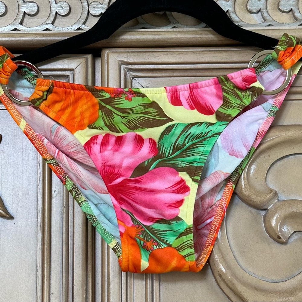 Venus bikini Vtg Floral with Rings sz P waist is 12” laying flat un stretched